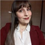 Docente di Grammatica, Letteratura, Latino e Geostoria impartisce lezioni sulle discipline umanistiche a ragazzi di tutte le età