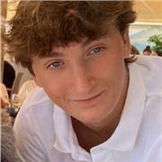 Universitario de la UNAV con experiencia dando clases ofrece clases particulares de Lengua Castellana o cualquier otra asignatura de sociales