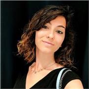 Studentessa universitaria impartisce lezioni di ripetizioni e aiuto per alunni delle elementari, medie e superiori
