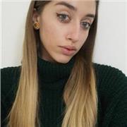 Sono una ragazza di 19 anni, diplomata al liceo classico socrate e frequentante l'università ma faccio ripetizioni per chi ne abbia bisogno