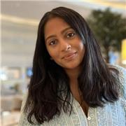 Experienced yoga teacher, yoga therapist and pregnancy yoga teacher