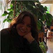 Neolaureata in lingue per lezioni individuali o di gruppo di inglese, tedesco e materie di liceo, elementari e medie.