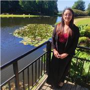 Licenciada en educación y estudiante de último año de Pedagogía en Lengua Castellana y Comunicación ofrece clases en línea