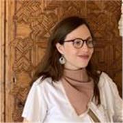 Soy una historiadora americanista con experiencia en la enseñanza de la historia desde una perspectiva interdisciplinaria, relacionando esta materia con el arte, la filosofía, la música y otros campos. Mi especialización se centra en la enseñanza de la hi
