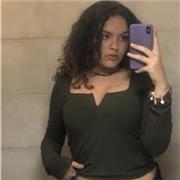 Studentessa impartisce lezioni a domicilio di italiano latino storia geografia