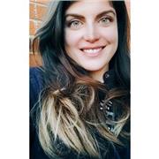 Offro lezioni di italiano e scienze umane. Sono laureata in pedagogia con il massimo dei voti e offro anche consulenze pedagogiche. Conosco molto bene anche l'inglese perché ho lavorato e vissuto a Londra. Ho esperienza anche come ripetizioni e aiuto comp