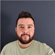 Profesor de guitarra a personas adultas como a menores