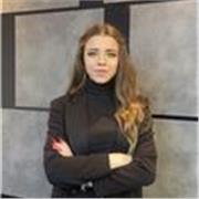 Hi there ,I’m Emilia ,I’m from Romania originally and I’m here to help you with your English 🤗