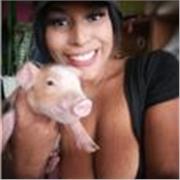 Licenciada en Agroecológia con  7 anos de experiencia en el ámbito de la educación en comunidades y comunidades vulnerables.