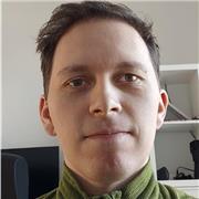 Übersetzer und Tutor für Englisch, welcher alle Personen jeder Altersgruppe unterrichtet.