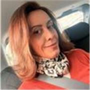 Soy una profesora apasionada por la enseñanza de la lengua portuguesa. Me defino como una profesional dedicada, y comprometida!