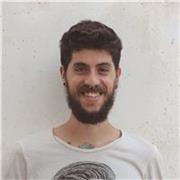 Profesor de refuerzo para alumnos/as de primaria, des de los seis hasta los doce años.