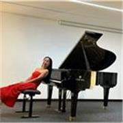 Recién terminado el Grado Superior de Interpretación de Piano, con muchas ganas de dar clases. Estudiando actualmente un máster de interpretación de piano e investigación musical