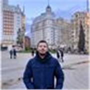 Profesor de Inglés titulado (CELTA, C2) con amplia experiencia ofrece clases para todas las edades y niveles en Madrid.