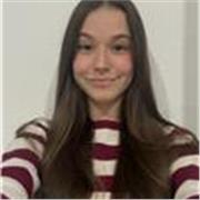 Me defino como una persona muy trabajadora, responsable y amable. Podría dar clase desde los más pequeños hasta a chicos de la eso