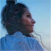 Licenciada Química. Máster en Formación del Profesorado de Educación Secundaria Obligatoria, Bachiller y FP. Especialidad FyQ