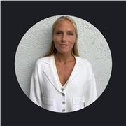Englisch,Deutsch Tutorin, die Kinder aller Altersgruppen unterrichtet
Tutorin für Dienstrecht und Compliance