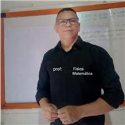 Professor de Física com Especialização em Matemática é Física