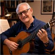 Iniziare o riprendere a suonare la Chitarra.  Questo è il momento giusto!! Prima inizi e prima suonerai le tue canzoni preferite. 