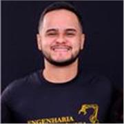 Engenheiro com método estruturado para aulas de Matemática focadas em ENEM e vestibulares