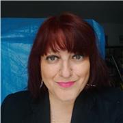 Laureata in Lingue e letteratura straniere impartisce lezioni di inglese, francese, italiano