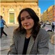 Laureata magistrale in relazioni internazionali offre aiuto compiti e studio per tutti i livelli in amterie umanistiche