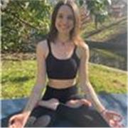 Instructora de yoga bilingüe castellano/inglés en Madrid centro