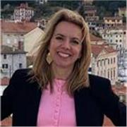 Profesora de español para extranjeros especializada en español práctico, vida diaria y trámites en España.

Acompaño a personas extranjeras a comunicarse con confianza, entender la cultura española y desenvolverse en gestiones administrativas cotidianas