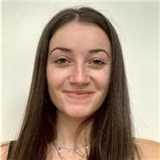 Alumna de la UNED dispuesta a ayudar a otros alumnos a superar las asignaturas que necesiten de la carrera de psicología.