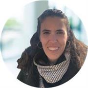Proficient in English, microbiologist with more than 5 years of experience in teaching