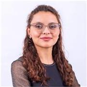 Trabajadora social con énfasis en apoyo psicosocial, especialista en familia y vínculos intergeneracionales