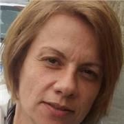 Docente di inglese, laureata in Lingue e Letterature Straniere Moderne V.O.,offre offresi per lezioni private a tutti i livelli, private, singole e di gruppo, traduzioni, conversazione, preparazione esami universitari e certificazioni linguistiche. Anche