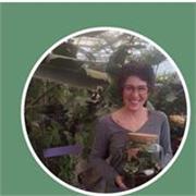 30 anni di esperienza come insegnante per stranieri. Chiarezza ed  empatia, ma soprattutto passione le mie principali doti. 