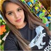 Profesora de repaso de materias base para primaria