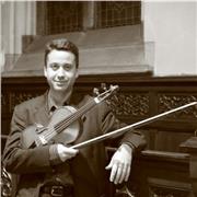 Profesor de violín titulado, con amplia experiencia, apto para todos los niveles.