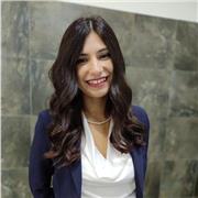 Laureata in Mediazione linguistica e interculturale, specializzata in francese e arabo