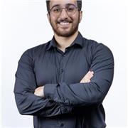 Hola, soy Amine, una estudiante de finanzas y vivo en Santander, así que mis clases serán en línea, pero eficientes, lo prometo.