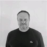 intervenant dans des écoles supérieures sur des sujets nécessitant une maitrise du francais