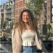 Con formación artística y pasión por el dibujo, ofrezco clases adaptadas a cada alumno para aprender técnicas, mejorar y disfrutar