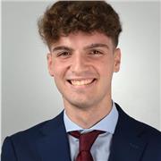 Estudiante de Ingeniería, para nivel ESO. También podría enseñar Física