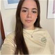Joven con experiencia trabajando con niños y niñas en colegios. Jerez de la frontera.