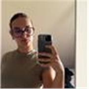 Pour du niveau primaire je peux t’aider dans toutes les matières ! Mais si jamais je suis en fac d’histoire. 