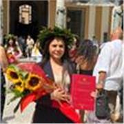 Laureata con lode in giurisprudenza presso l'Università di Palermo, sono un'eccellente opzione per coloro che cercano lezioni private di diritto. Con una solida formazione accademica e la mia profonda conoscenza del campo giuridico, sarò lieta di aiutarti