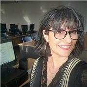 Soy una profesora de francés nativa con años de experiencia y una pasión por la enseñanza.