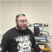 Étudiant professeur à domicile, là pour soutenir et aider au développement scolaire des gens et pas les descendre.