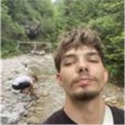 Compiti, ripetizioni di inglese, spagnolo e lezioni di chitarra e teoria!