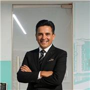 Soy profesor nativo de español, con seis años de experiencia impartiendo clases de español en el nivel bachillerato.