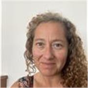 Profesora infantil y psicopedagoga para trabajar en cualquier nivel primaria y secundario. Las clases son en castellano.
