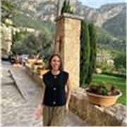 Profesora de apoyo escolar con una enseñanza dinámica, familiar, paciente y divertida