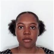 Professeure d’anglais offre des cours personnalisés pour enfants et adultes en ligne.